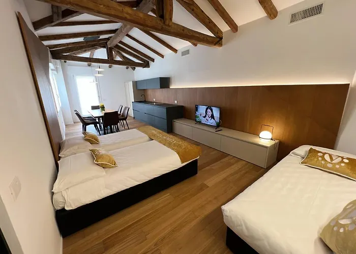Attico Vivit 60 شقة